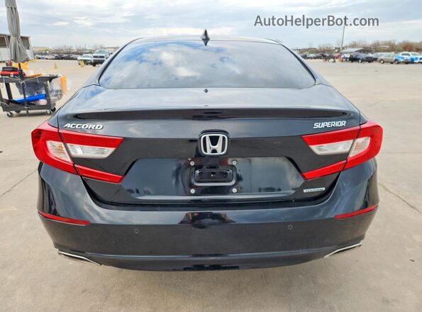 1HGCV1F94JA113845 2018 HONDA ACCORD Black Widok z tyłu