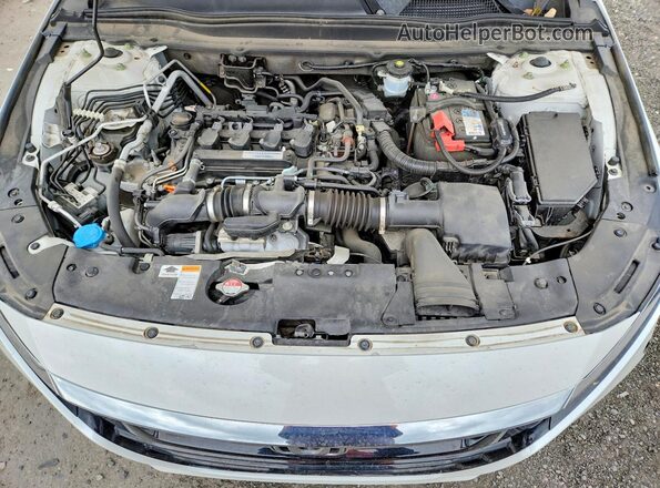 1HGCV1F96JA005677 2018 HONDA ACCORD White Widok wnętrza z tyłu