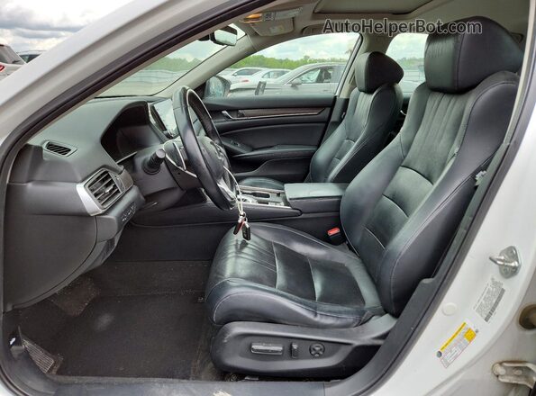 1HGCV1F96JA005677 2018 HONDA ACCORD White Widok wnętrza z przodu