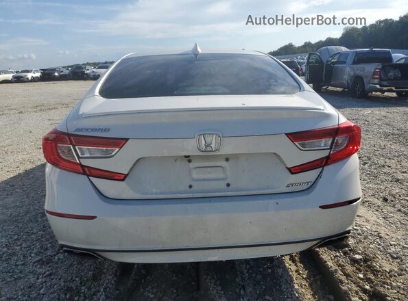 1HGCV2F34JA002861 2018 HONDA ACCORD White Вид ззаду