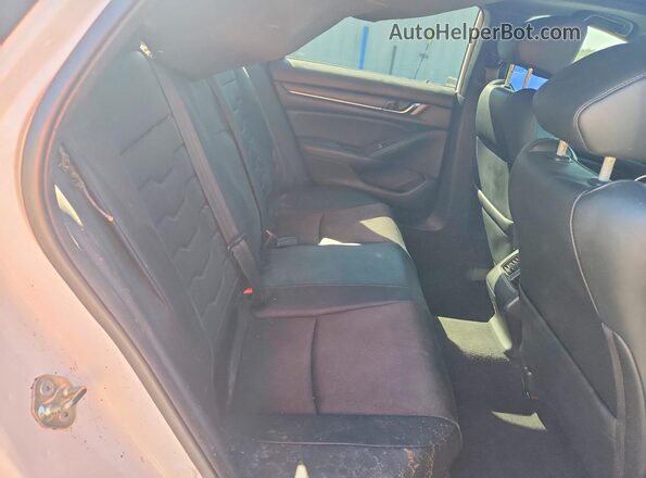1HGCV2F36KA034678 2019 HONDA ACCORD White Vista de los asientos traseros