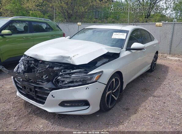 1HGCV2F3XJA018076 2018 HONDA ACCORD Белый Передняя левая четверть