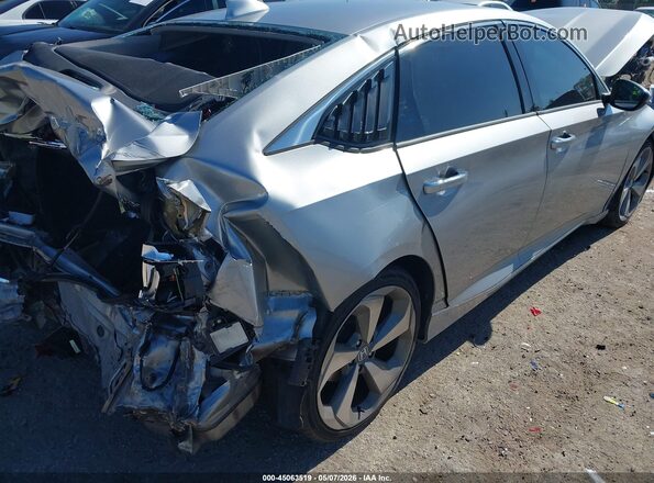1HGCV2F96KA006416 2019 HONDA ACCORD Silver Widok z przodu