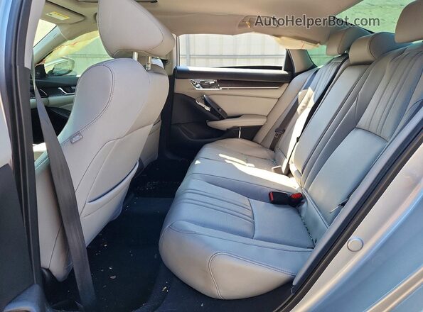 1HGCV2F97JA017486 2018 HONDA ACCORD Серебряный Вид задних сидений