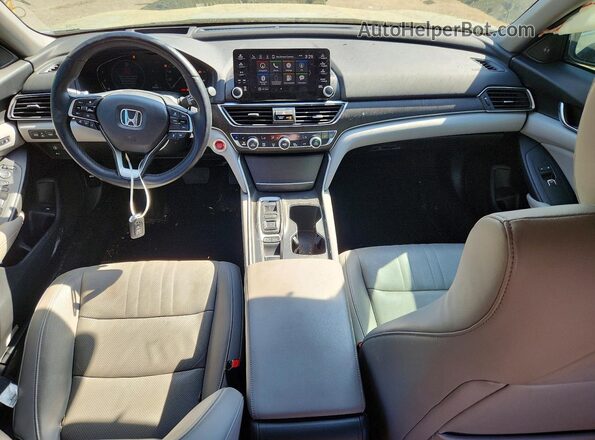 1HGCV2F97JA017486 2018 HONDA ACCORD Серебряный Вид панели приборов