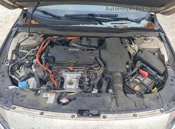 1HGCV3F90JA004729 2018 HONDA ACCORD Beige Widok wnętrza z tyłu