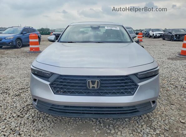 1HGCY1F33RA044127 2024 HONDA ACCORD Silver Widok z przodu