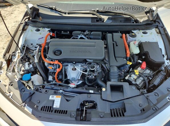 1HGCY2F82RA073877 2024 HONDA ACCORD Белый Вид задней части салона