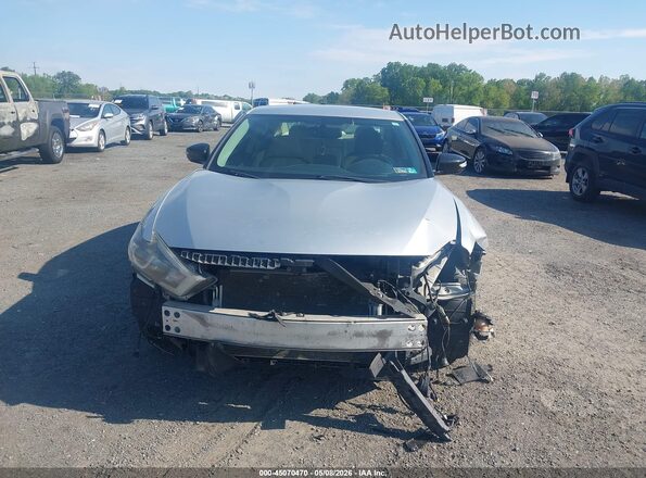 1N4AA6AP0HC366783 2017 NISSAN MAXIMA Silver Widok wnętrza z tyłu