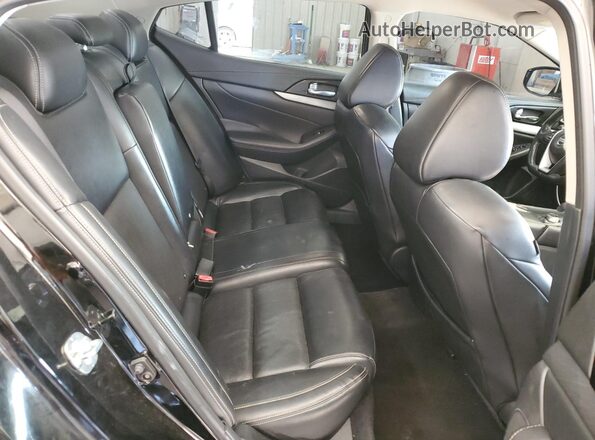 1N4AA6AP5HC453885 2017 NISSAN MAXIMA Black Rear seats view