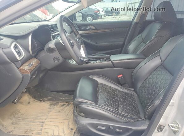1N4AA6AP5JC403087 2018 NISSAN MAXIMA Серебряный Вид салона спереди
