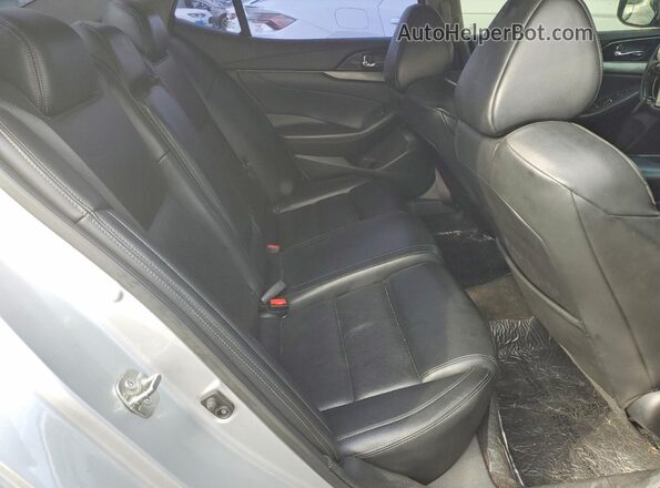 1N4AA6AP8JC385362 2018 NISSAN MAXIMA Silver Vista de los asientos traseros