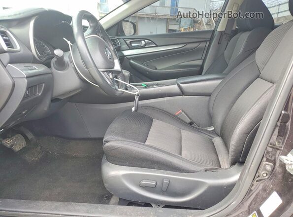 1N4AA6AP9HC367642 2017 NISSAN MAXIMA Черный Вид салона спереди