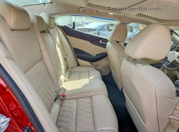 1N4AA6FV3PC513104 2023 NISSAN MAXIMA Red Vista de los asientos traseros