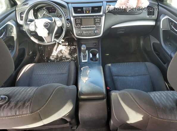 1N4AL3AP1HC237427 2017 NISSAN ALTIMA Red Vista del salpicadero