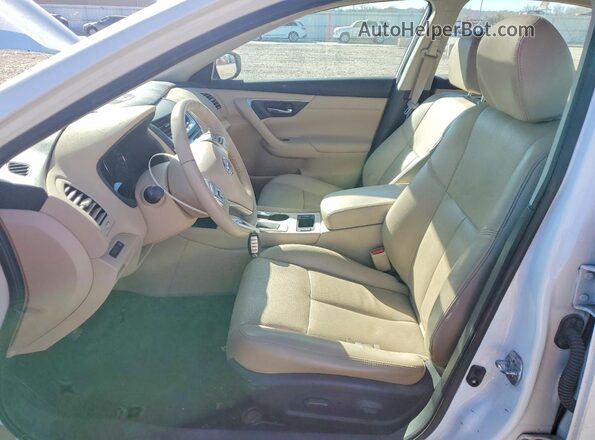 1N4AL3AP2GC202443 2016 NISSAN ALTIMA White Вид салону спереду