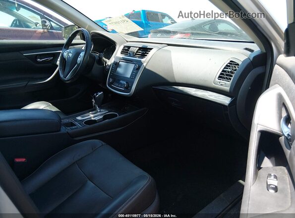 1N4AL3AP2GC251495 2016 NISSAN ALTIMA Серебряный Вид салона спереди