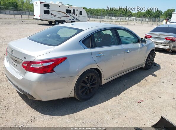 1N4AL3AP3HC490913 2017 NISSAN ALTIMA Серебряный Задняя правая четверть