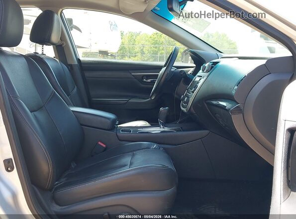 1N4AL3AP3HC490913 2017 NISSAN ALTIMA Серебряный Вид салона спереди