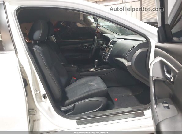1N4AL3AP3JC106943 2018 NISSAN ALTIMA White Вид салону спереду