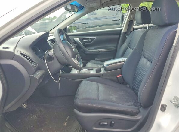 1N4AL3AP3JC118820 2018 NISSAN ALTIMA White წინა სალონის ხედი