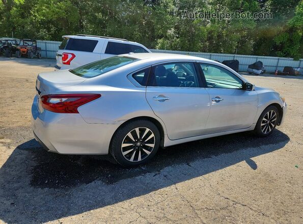 1N4AL3AP3JC171517 2018 NISSAN ALTIMA Серебряный Задняя правая четверть