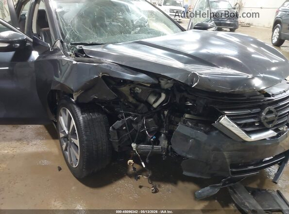 1N4AL3AP7HC210121 2017 NISSAN ALTIMA Black Widok z przodu