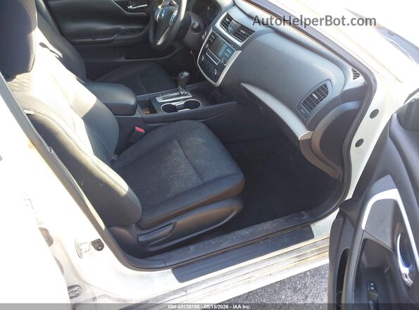 1N4AL3AP8GN358331 2016 NISSAN ALTIMA White Widok wnętrza z przodu