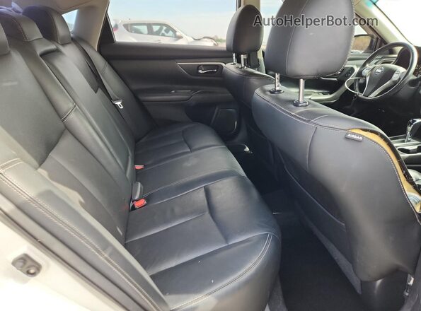 1N4AL3AP8HC194284 2017 NISSAN ALTIMA White Հետևի նստատեղերի տեսք