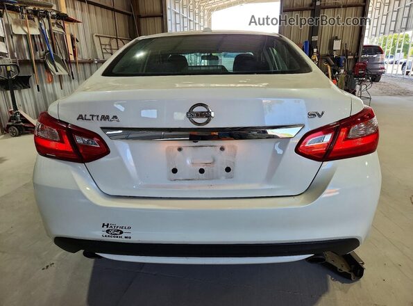 1N4AL3APXHC195145 2017 NISSAN ALTIMA White Widok z tyłu