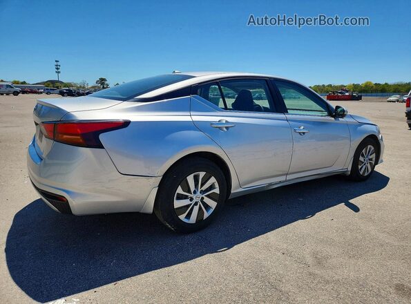 1N4BL4BV6LC156374 2020 NISSAN ALTIMA Серебряный Задняя правая четверть
