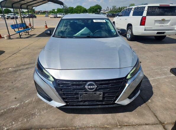 1N4BL4BV8RN375477 2024 NISSAN ALTIMA Серебряный Вид спереди