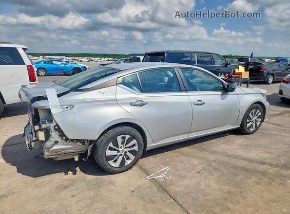 1N4BL4BV8RN375477 2024 NISSAN ALTIMA Серебряный Задняя правая четверть