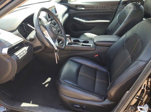 1N4BL4CV2MN405323 2021 NISSAN ALTIMA Черный Вид салона спереди