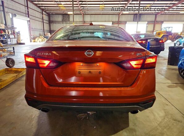 1N4BL4CV3LN303429 2020 NISSAN ALTIMA Orange უკანა ხედი