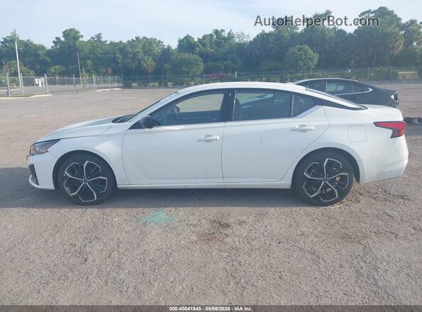 1N4BL4CVXRN384129 2024 NISSAN ALTIMA Белый Панорамный вид салона 360°
