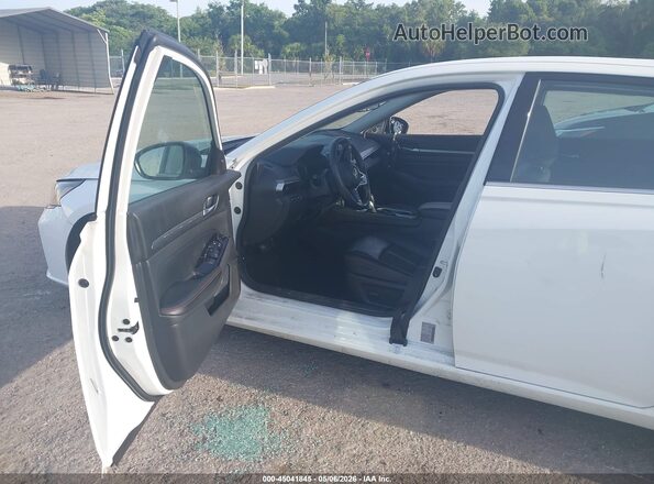 1N4BL4CVXRN384129 2024 NISSAN ALTIMA Белый Вид салона спереди