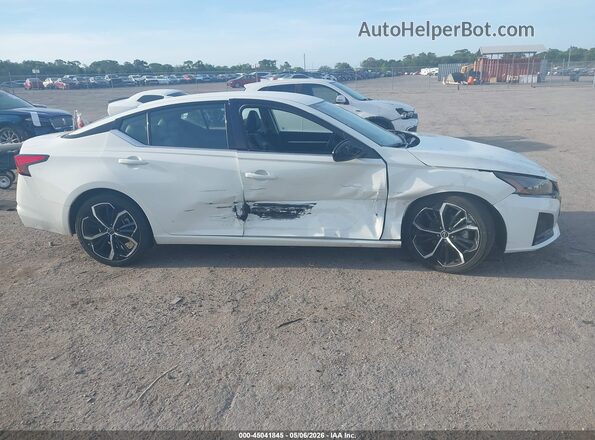 1N4BL4CVXRN384129 2024 NISSAN ALTIMA Белый Вид задней части салона