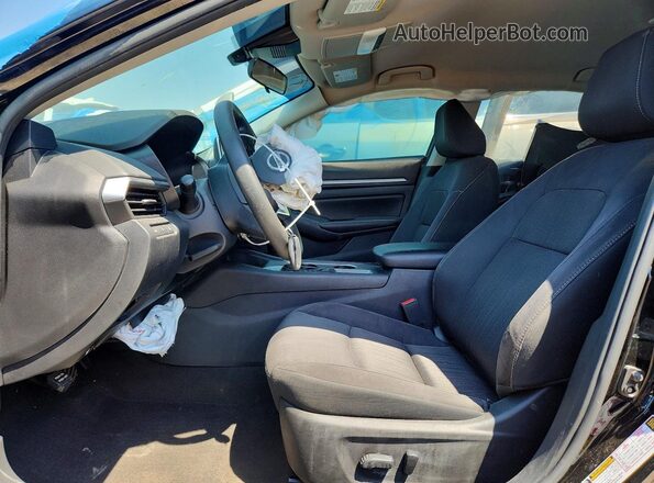 1N4BL4DV3NN330275 2022 NISSAN ALTIMA Черный Вид салона спереди
