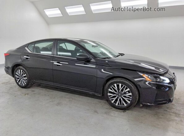 1N4BL4DV3SN385627 2025 NISSAN ALTIMA Черный Передняя правая четверть