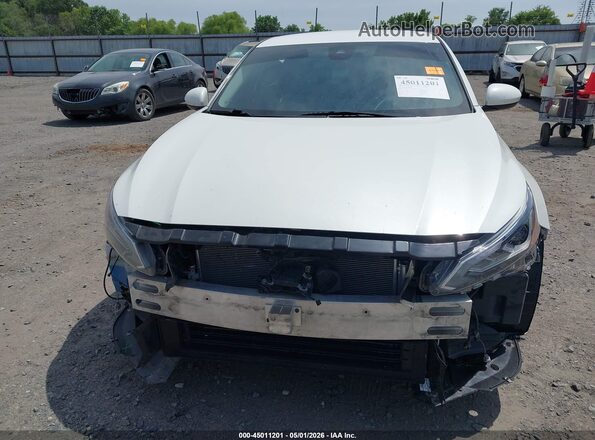 1N4BL4DV4MN356284 2021 NISSAN ALTIMA White Widok wnętrza z tyłu