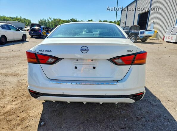 1N4BL4DV6PN327468 2023 NISSAN ALTIMA White Вид ззаду