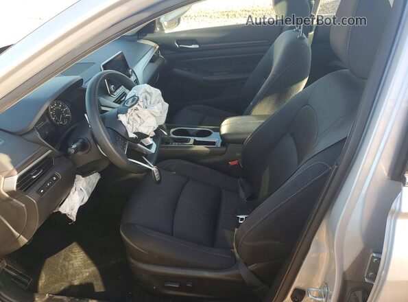 1N4BL4DV6RN346038 2024 NISSAN ALTIMA Серебряный Вид салона спереди