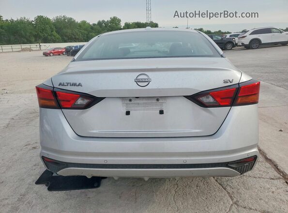 1N4BL4DV6RN346038 2024 NISSAN ALTIMA Серебряный Вид сзади