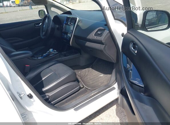 1N4BZ0CP2GC311886 2016 NISSAN LEAF Белый Вид салона спереди
