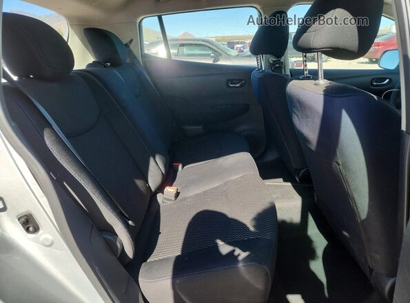 1N4BZ0CP7HC308239 2017 NISSAN LEAF Silver Rear seats view
