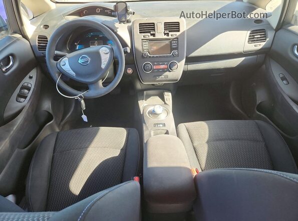 1N4BZ0CP7HC308239 2017 NISSAN LEAF Silver Dashboard view