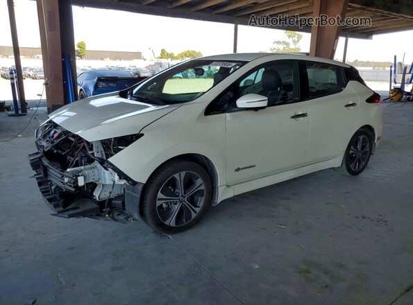 1N4BZ1CP5KC311959 2019 NISSAN LEAF Белый Передняя левая четверть