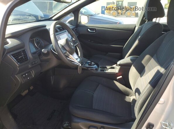 1N4BZ1CP5LC310117 2020 NISSAN LEAF Silver Widok wnętrza z przodu