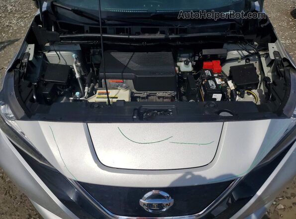 1N4BZ1CP7LC308661 2020 NISSAN LEAF Silver Widok wnętrza z tyłu